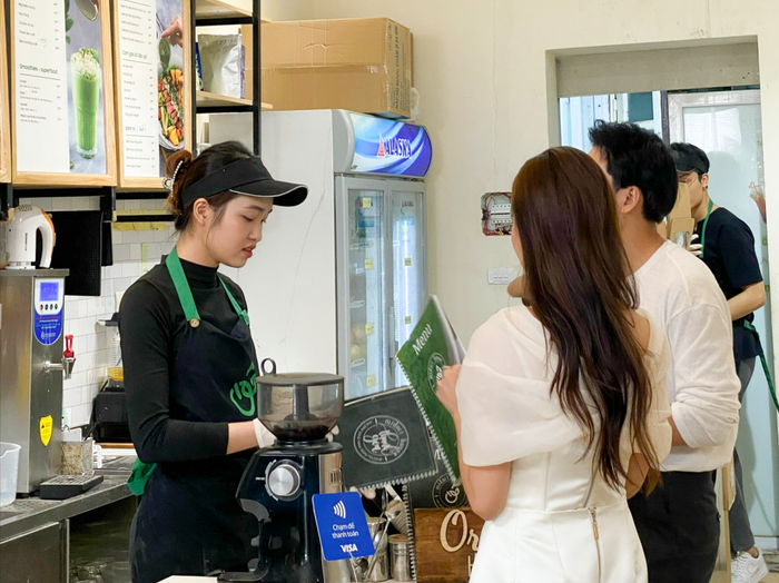 Nhiều sinh viên lo lắng trước đề xuất quy định giới hạn giờ làm thêm. Ảnh minh họa: DN gdvn-lamthem.png