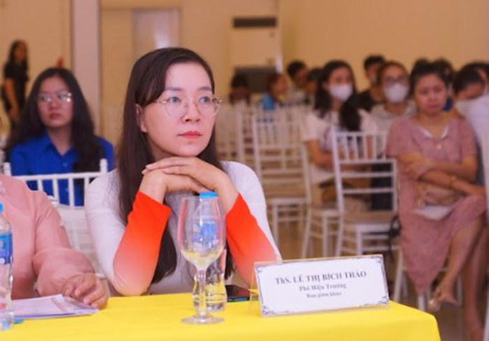 Thạc sĩ Lê Thị Bích Thảo - Phụ trách Khoa Ngoại ngữ, Trường Cao đẳng Đại Việt Sài Gòn 348744044_1460989284435390_2294432694788012029_n.png