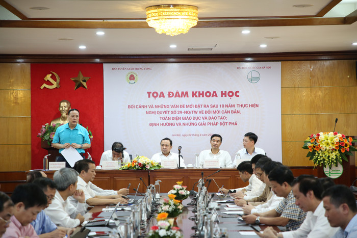 Tọa đàm khoa học về “Bối cảnh và những vấn đề mới đặt ra sau 10 năm thực hiện Nghị quyết số 29-NQ/TW về đổi mới căn bản, toàn diện giáo dục và đào tạo; định hướng và những giải pháp đột phá”. Ảnh: DN GDVN-NQ29.jpg