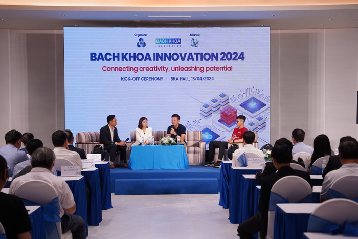 Trong khuôn khổ buổi lễ phát động còn diễn ra tọa đàm chia sẻ về khởi nghiệp đổi mới sáng tạo giữa chuyên gia, star-up, đội thi BKI2023 với người tham dự 5. Tọa đàm chia sẻ giữa chuyên gia, star-up, đội thi BKI2023 với người tham dự.JPG
