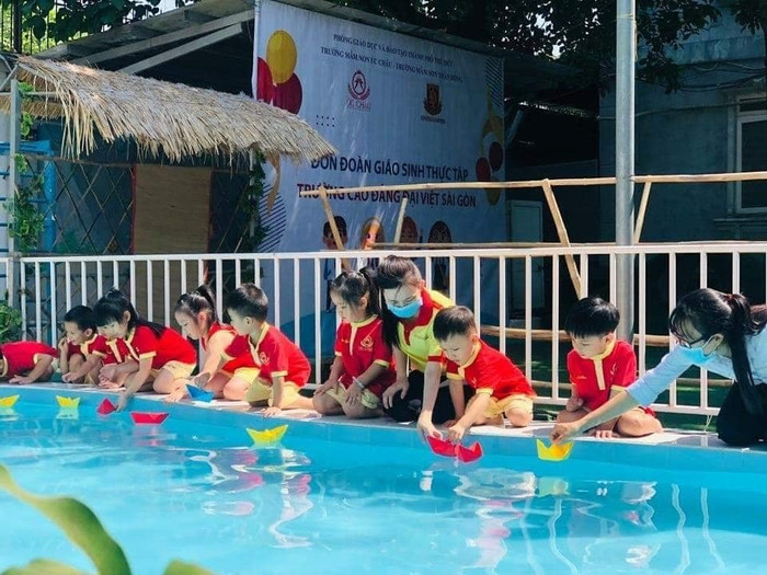 Hiện nay, chỉ cần tốt nghiệp hệ cao đẳng, sinh viên đã đủ điều kiện tham gia tuyển dụng tại các trường Mầm non công lập và tư thục theo quy định f41f0fc4c0356f6b3624.jpg