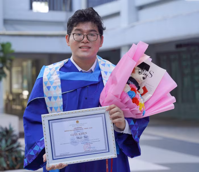 Sinh viên Thái Tài_.jpg.png