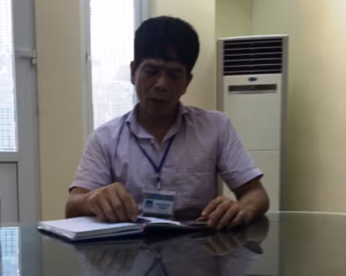 Ông Lương Hồng Điệp - Phó chủ tịch UBND phường Đức Giang: "Chúng tôi làm theo theo chủ trương". Ảnh: Phan Thiên Ông Lương Hồng Điệp - Phó chủ tịch UBND phường Đức Giang: "Chúng tôi làm theo theo chủ trương". Ảnh: Phan Thiên