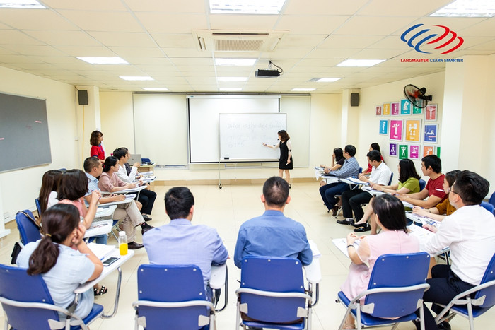 Các giảng viên đứng lớp đều đạt ít nhất 7.5 IELTS hoặc 900 TOEIC, trợ giảng cần đạt ít nhất 6.0 IELTS hoặc 650 TOEIC. Ảnh: Trung tâm Anh ngữ Langmaster cung cấp