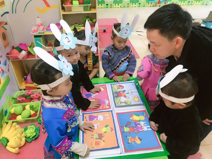 Giờ học kể chuyện của trẻ em mầm non số 1 xã Lùng Thẩn (huyện Si Ma Cai, tỉnh Lào Cai). Nguồn: Website nhà trường.