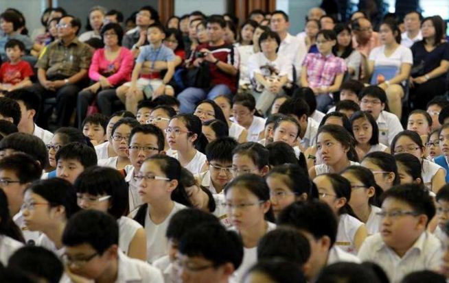 Gắn kết gia đình và xã hội là một trong những thành quả mà ông Lý Quang Diệu để lại cho đất nước Singapore phồn thịnh ngày nay. Ảnh: The Straits Times. Gắn kết gia đình và xã hội là một trong những thành quả mà ông Lý Quang Diệu để lại cho đất nước Singapore phồn thịnh ngày nay. Ảnh: The Straits Times.