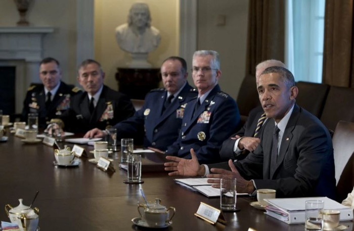 Tổng thống Obama và Phó Tổng thống Joe Biden họp với các tướng lĩnh hàng đầu quân đội Mỹ, bao gồm Đô đốc Harry Harris, ảnh: The Washington Post. Tổng thống Obama và Phó Tổng thống Joe Biden họp với các tướng lĩnh hàng đầu quân đội Mỹ, bao gồm Đô đốc Harry Harris, ảnh: The Washington Post.