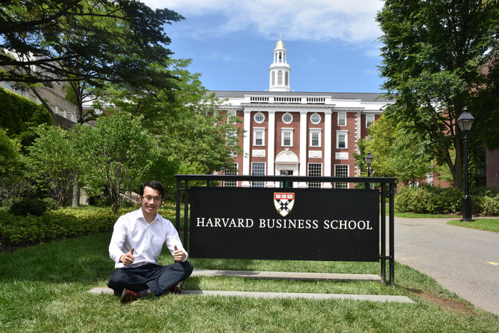 Ông Tony Dzung - Chủ tịch Hội đồng quản trị HBR Holdings. Ông Tony Dzung - Chủ tịch Hội đồng quản trị HBR Holdings.