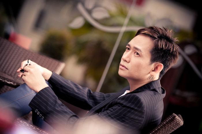 Trong album, có một ca khúc làm khán giả xúc động, đó là ca khúc Lời ru của Cha, anh sáng tác đã rất lâu, với mong muốn tặng cho người cha của mình. Nhưng khi ca khúc này được ghi âm thì cha của anh đã mất.