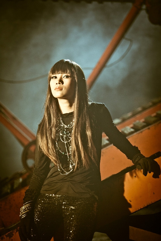 Có thể nói với Trắng - Đen, một lần nữa Mỹ Tâm chứng tỏ sự đầu tư nghiêm túc và hoành tráng của mình vào các sản phẩm âm nhạc. Có thể nói với Trắng - Đen, một lần nữa Mỹ Tâm chứng tỏ sự đầu tư nghiêm túc và hoành tráng của mình vào các sản phẩm âm nhạc.