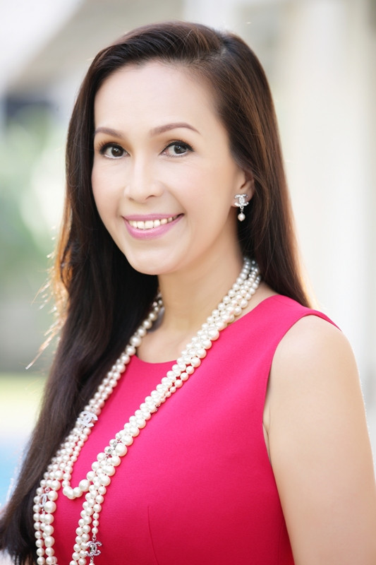 Chắc chắn mọi người rất bất ngờ, vì đây là những tấm hình mới nhất mà "nữ hoàng màn ảnh Việt" mới chụp để chuẩn bị cho dịp kỷ niệm 19 năm thành hôn.