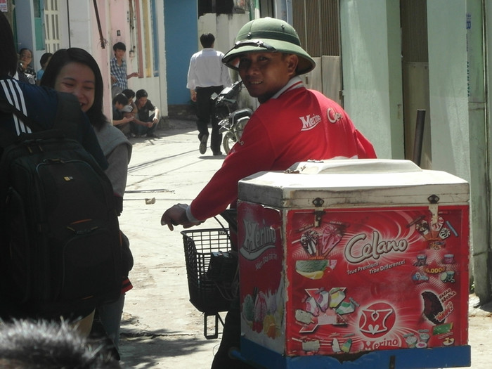 “Đám cưới nào cũng như đám cưới nào, có gì mà xem”!