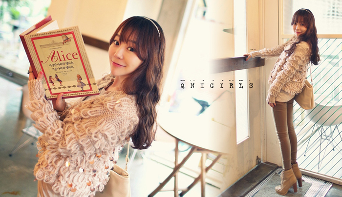 Kiểu áo len xù xì gai góc nhưng lại khiến bạn đáng yêu, trẻ trung. Kiểu áo len xù xì gai góc nhưng lại khiến bạn đáng yêu, trẻ trung.