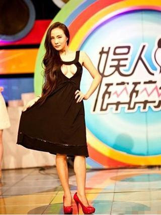 Không ngại những lời chê bai, bình luận không mấy hay ho về mình... Xem thêm: Sao Hàn xấu/ Sao Hoa ngữ / Sao Việt xấu/ Sao Hollywood xấu