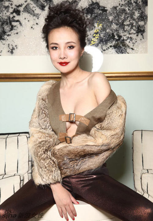 Nhưng kiều nữ này vẫn phớt lờ mọi lời chê bai của dư luận và giữ hình ảnh nóng bỏng của mình. (Theo: ngoisao) Xem thêm: Sao Hàn xấu/ Sao Hoa ngữ / Sao Việt xấu/ Sao Hollywood xấu