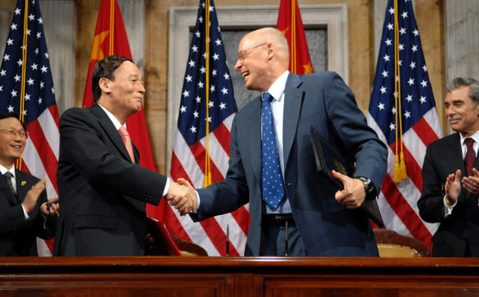 Ông Vương Kỳ Sơn và ông Henry Paulson trong một cuộc đàm phán tại Washington năm 2008, ảnh: Nikkei Asian Review. Ông Vương Kỳ Sơn và ông Henry Paulson trong một cuộc đàm phán tại Washington năm 2008, ảnh: Nikkei Asian Review.