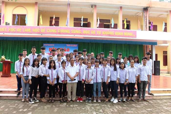 Buổi hội thảo là buổi ngoại khóa thiết thực và đầy ý nghĩa với các em học sinh trường Trần Nguyên Hãn (Ảnh: Lại Cường) Buổi hội thảo là buổi ngoại khóa thiết thực và đầy ý nghĩa với các em học sinh trường Trần Nguyên Hãn (Ảnh: Lại Cường)