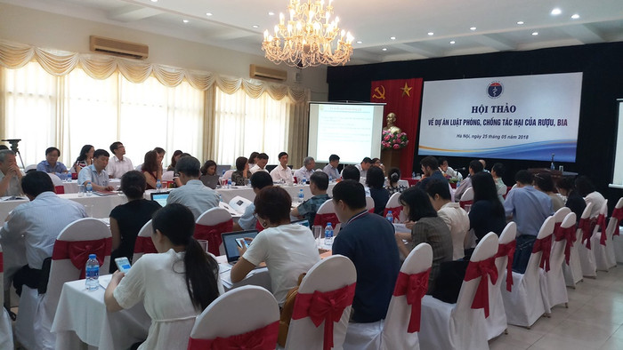 Dự án luật Phòng, Chống tác hại của rượu, bia đang gặp nhiều ý kiến trái chiều. (Ảnh: Ban tổ chức hội thảo)