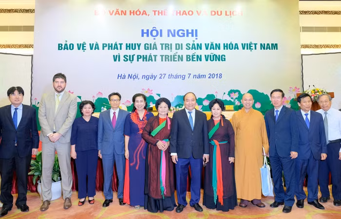 Thủ tướng và các đại biểu tham dự hội nghị. (Ảnh: VGP)