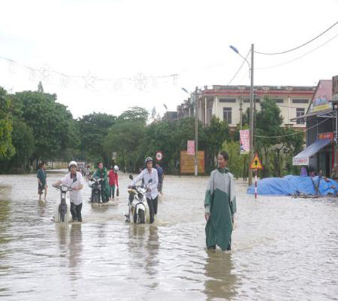 Tại Bình Định nhiều tuyến đường bị chia cắt. Ảnh Nông nghiệp Tại Bình Định nhiều tuyến đường bị chia cắt. Ảnh Nông nghiệp