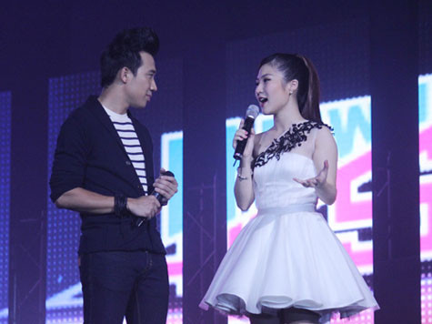 Trấn Thành bị chỉ trích vì đá xoáy Hương Tràm Trấn Thành bị chỉ trích vì đá xoáy Hương Tràm