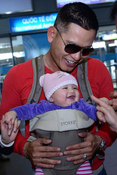 Cận mặt tiểu công chúa thứ 2 của Jennifer Phạm và doanh nhân Đức Hải Cận mặt tiểu công chúa thứ 2 của Jennifer Phạm và doanh nhân Đức Hải