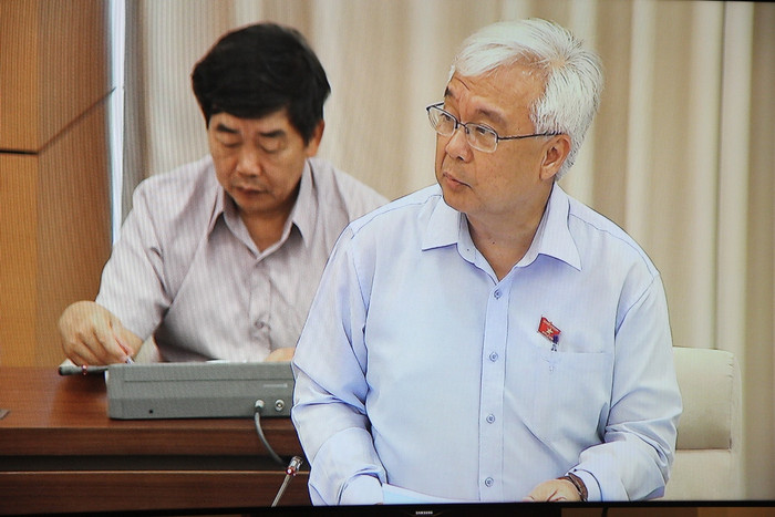 Chủ nhiệm Ủy ban Văn hóa, Giáo dục, Thanh niên, Thiếu niên và Nhi đồng của Quốc hội trình bày báo cáo tại phiên họp. (Ảnh chụp màn hình: Đỗ Thơm) Chủ nhiệm Ủy ban Văn hóa, Giáo dục, Thanh niên, Thiếu niên và Nhi đồng của Quốc hội trình bày báo cáo tại phiên họp. (Ảnh chụp màn hình: Đỗ Thơm)