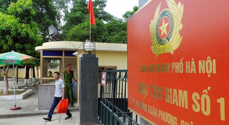 Trại tạm giam số 1 (Công an TP. Hà Nội) nơi tạm giam bị can Bình. Ảnh internet Trại tạm giam số 1 (Công an TP. Hà Nội) nơi tạm giam bị can Bình. Ảnh internet