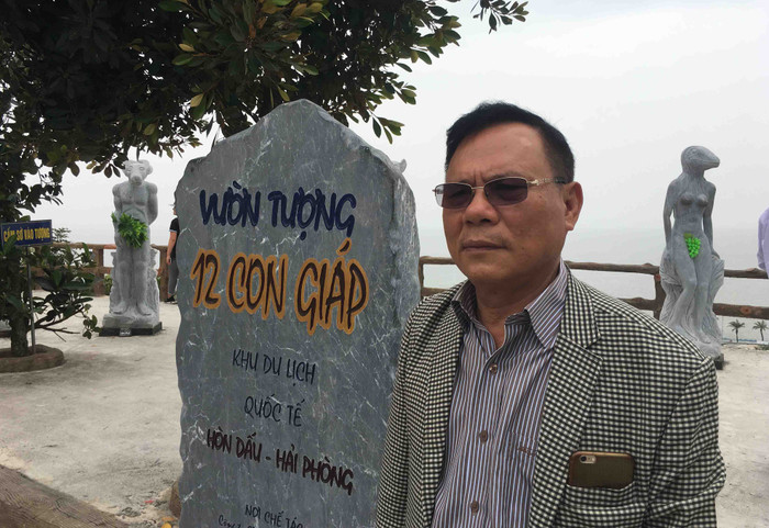 Ông chủ khu du lịch có bộ tượng đá 12 con giáp khoả thân kêu mệt mỏi vì được dư luận chú ý Ông chủ khu du lịch có bộ tượng đá 12 con giáp khoả thân kêu mệt mỏi vì được dư luận chú ý