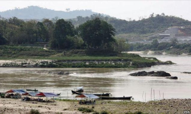 Chính quyền mới của NLD phải nhanh chóng có những quyết sách để đưa Myanmar thoát nghèo, để khẳng định giá trị của sự đổi thay. Ảnh: VOA. Chính quyền mới của NLD phải nhanh chóng có những quyết sách để đưa Myanmar thoát nghèo, để khẳng định giá trị của sự đổi thay. Ảnh: VOA.