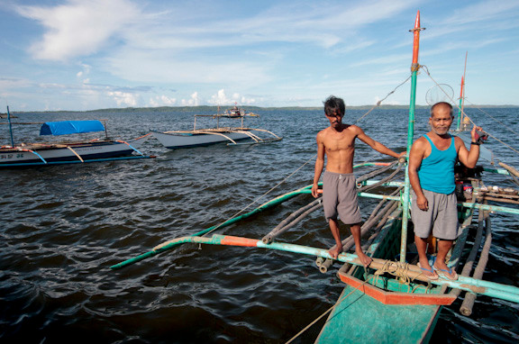 Ngư dân Philippinese, ảnh: panda.org. Ngư dân Philippinese, ảnh: panda.org.