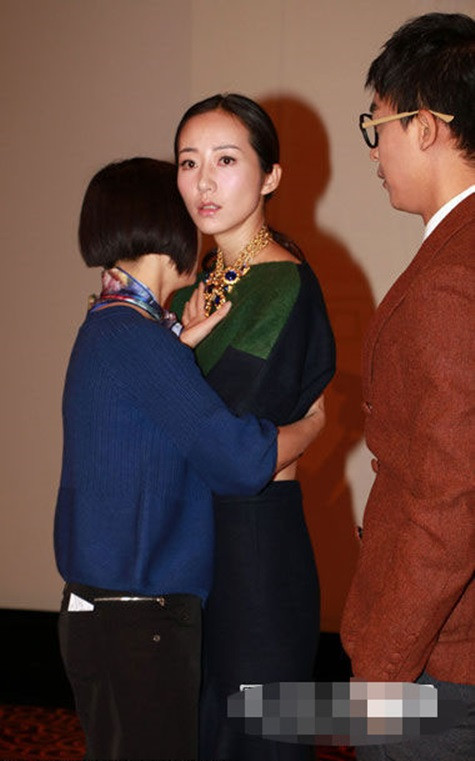 Vẻ thất thần của Hàn Tuyết sau vụ việc Vẻ thất thần của Hàn Tuyết sau vụ việc