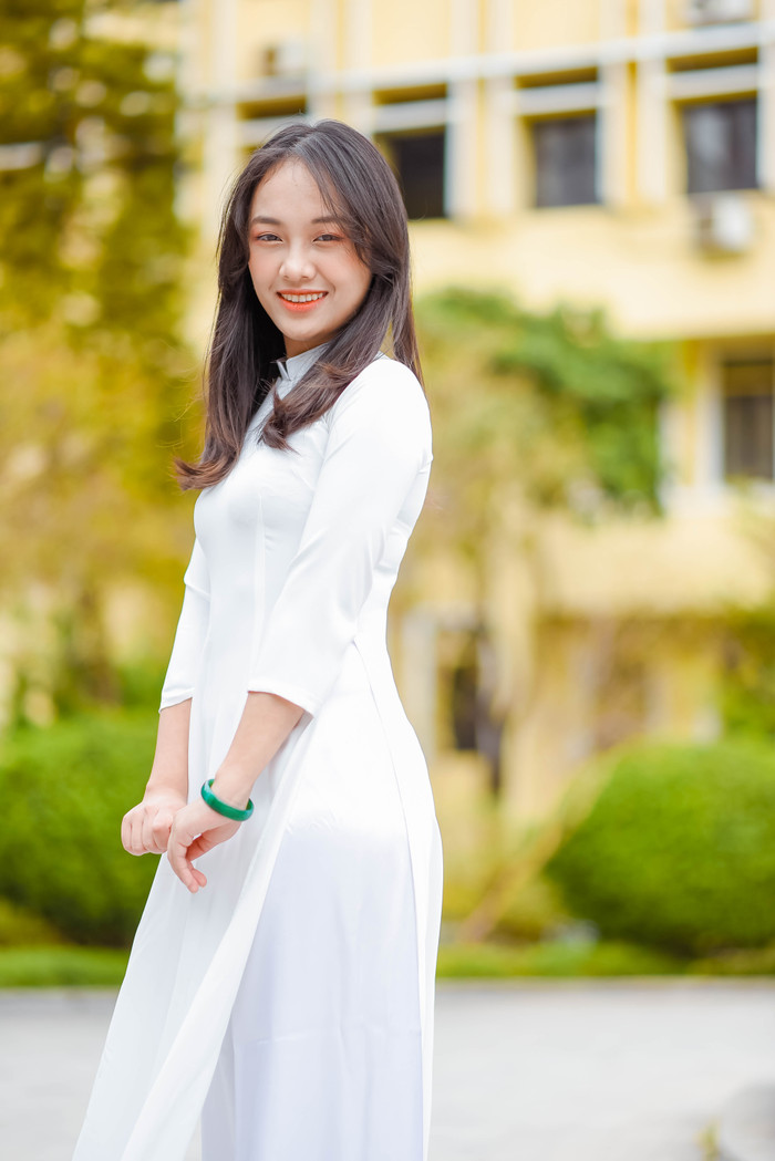 Quỳnh Nga nhấn mạnh: "Giá trị và khả năng thực sự của một giáo viên chỉ được thể hiện khi trực tiếp giảng dạy và dẫn dắt các thế hệ học sinh". Ảnh: NVCC Quỳnh Nga nhấn mạnh: "Giá trị và khả năng thực sự của một giáo viên chỉ được thể hiện khi trực tiếp giảng dạy và dẫn dắt các thế hệ học sinh". Ảnh: NVCC