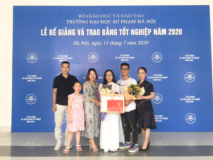 Quỳnh Nga cảm thấy may mắn khi nhận được sự ủng hộ của người thân và gia đình khi theo học sư phạm. Ảnh: NVCC Quỳnh Nga cảm thấy may mắn khi nhận được sự ủng hộ của người thân và gia đình khi theo học sư phạm. Ảnh: NVCC