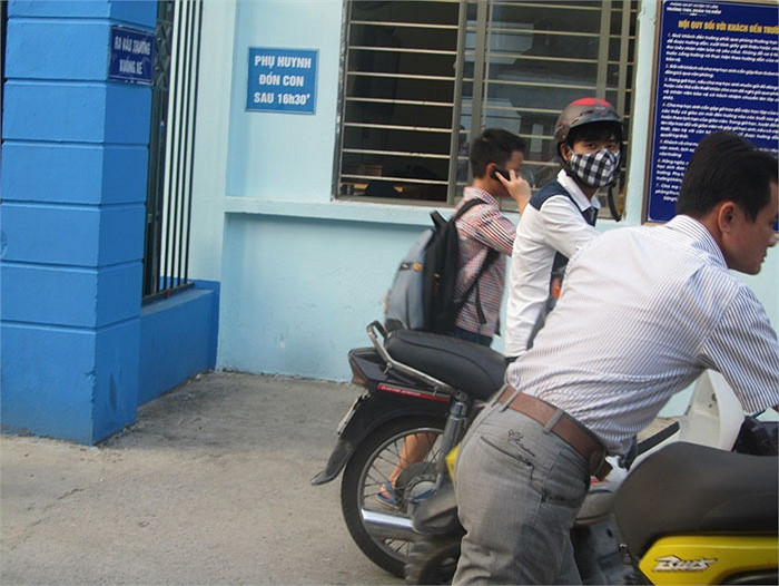 >> Thầy giáo trẻ đẹp "gây sốt" cộng đồng mạng >> Chùm ảnh: Những nỗi khổ của học sinh Việt Nam (P2) >>Ngẩn ngơ trước vẻ đẹp thánh thiện của hotgirl Ngọc Hiền >> Thầy giáo trẻ đẹp "gây sốt" cộng đồng mạng >> Chùm ảnh: Những nỗi khổ của học sinh Việt Nam (P2) >>Ngẩn ngơ trước vẻ đẹp thánh thiện của hotgirl Ngọc Hiền