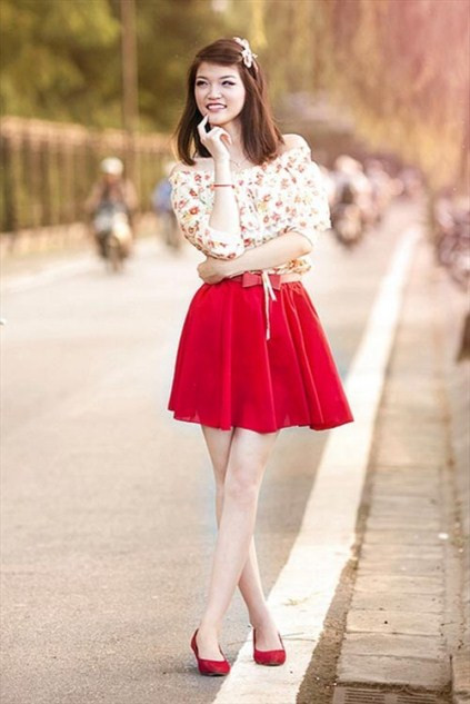 Đoàn Quỳnh Nga - Học viện Tài chính, cô cũng cao 1m75. >>Hotgirl ĐH Mỹ thuật Công nghiệp tuyệt xinh trong váy cô dâu >>Những nữ sinh diện áo dài đẹp hơn Hoa hậu Mai Phương Thúy (P23) >>Vẻ đẹp sexy của thiếu nữ thành Vinh >>Cư dân mạng "chao đảo" vì teenmodel Thảo Hương