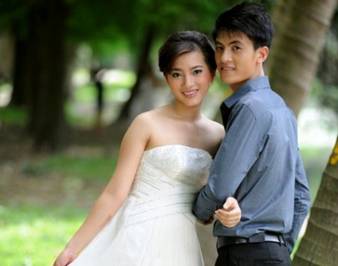 Nguyễn Thị Hương Giang - Nguyễn Khắc Điệp. <<NỮ SINH KINH BẮC ĐẸP DỊU DÀNG TRONG TÀ ÁO DÀI <<NGẨN NGƠ TRƯỚC VẺ ĐẸP THÁNH THIỆN CỦA HOTGIRL NGỌC HIỀN <<HOT GIRL CẨM TÚ ĐẸP LÃNG MẠN TRONG SẮC MÀU HOA CỎ <<NGỠ NGÀNG HOT GIRL CÓ VẺ ĐẸP GIỐNG CA SỸ BẢO THY