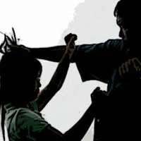 Cô Hân bị phụ huynh học sinh đánh ngay trong văn phòng ban giám hiệu. Cô Hân bị phụ huynh học sinh đánh ngay trong văn phòng ban giám hiệu.