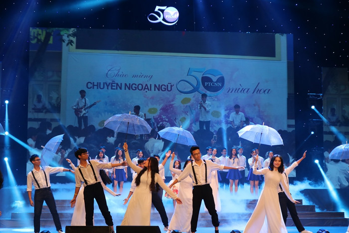 Chuyên Ngoại ngữ hôm nay. Ảnh: Đỗ Thơm