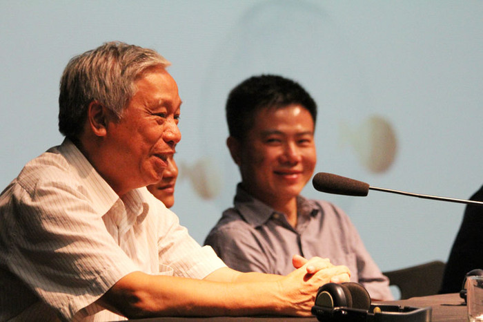 GS.TSKH Hà Huy Khoái phát biểu tại một buổi tọa đàm về tiểu thuyết “Ai và Ky ở xứ sở những con số tàng hình” do hai tác giả GS Ngô Bảo Châu và Nguyễn Phương Văn viết. Ảnh: GDVN GS.TSKH Hà Huy Khoái phát biểu tại một buổi tọa đàm về tiểu thuyết “Ai và Ky ở xứ sở những con số tàng hình” do hai tác giả GS Ngô Bảo Châu và Nguyễn Phương Văn viết. Ảnh: GDVN