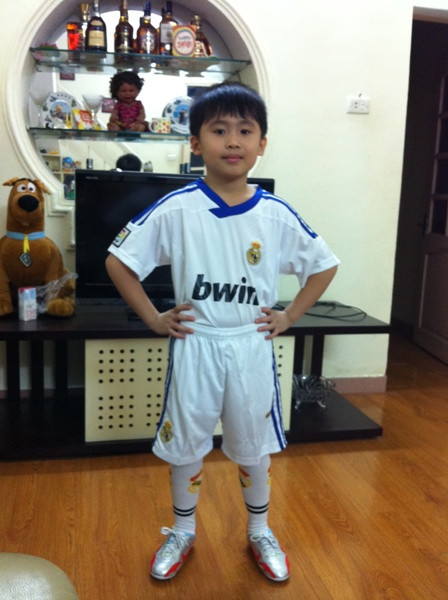 Cầu thủ nhí Ngô Đức Phong.