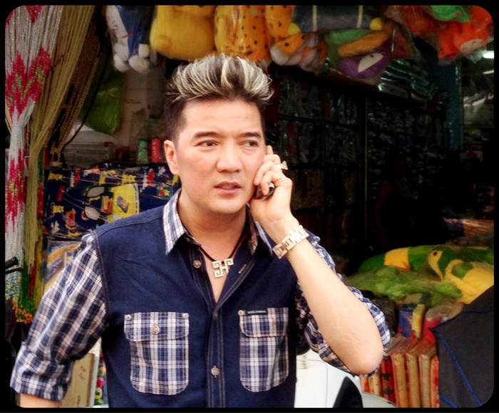 Đến thành phố Cà Mau, Mr Đàm đã gọi điện thoại nhiều lần với người đàn ông tên Tài, hẹn cuộc gặp.