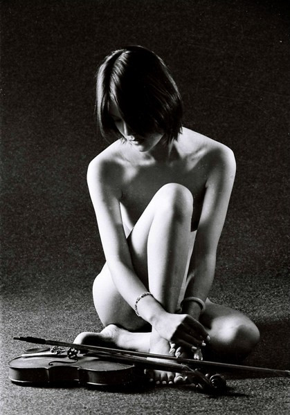 Tác phẩm Tuổi thanh xuân của Duy Anh, giải khuyến khích tại Liên hoan ảnh nghệ thuật TP.HCM năm 1995. Tác phẩm Tuổi thanh xuân của Duy Anh, giải khuyến khích tại Liên hoan ảnh nghệ thuật TP.HCM năm 1995.