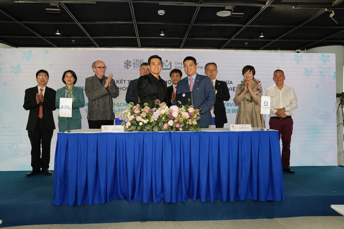 Lế ký kết nằm trong khuôn khổ sự kiện "Chương trình kỷ niệm 50 năm thiết lập quan hệ ngoại giao Việt Nam - Nhật Bản”. Lế ký kết nằm trong khuôn khổ sự kiện "Chương trình kỷ niệm 50 năm thiết lập quan hệ ngoại giao Việt Nam - Nhật Bản”.