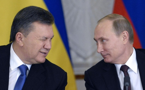 Tổng thống Nga Putin và Tổng thống Ukraina Yanukovych khi còn đương chức. Tổng thống Nga Putin và Tổng thống Ukraina Yanukovych khi còn đương chức.