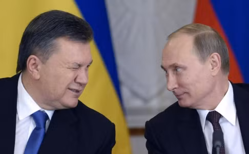 Tổng thống Nga Putin và Tổng thống Ukraina Yanukovych khi còn đương chức.