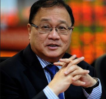 Manuel Pangilinan, Chủ tịch kiêm CEO tập đoàn Philex Petroleum vừa làm việc, chào mời công ty CNOOC, Trung Quốc. Manuel Pangilinan, Chủ tịch kiêm CEO tập đoàn Philex Petroleum vừa làm việc, chào mời công ty CNOOC, Trung Quốc.