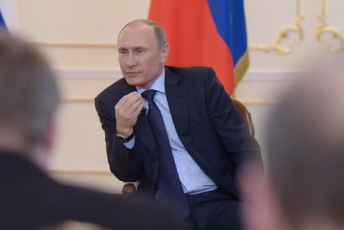 Tổng thống Nga Putin khẳng định tạm thời chưa điều binh sang Ukraine, nhưng bảo lưu quyền hành động quân sự tại quốc gia láng giềng này. Tổng thống Nga Putin khẳng định tạm thời chưa điều binh sang Ukraine, nhưng bảo lưu quyền hành động quân sự tại quốc gia láng giềng này.