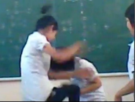 >> NỮ SINH KHOE THÂN PHẢN CẢM TRONG ÁO DÀI >> GIỚI TRẺ NÔ NỨC ĐẠP XE HƯỞNG ỨNG NGÀY HỘI YOUTH DAY 2012