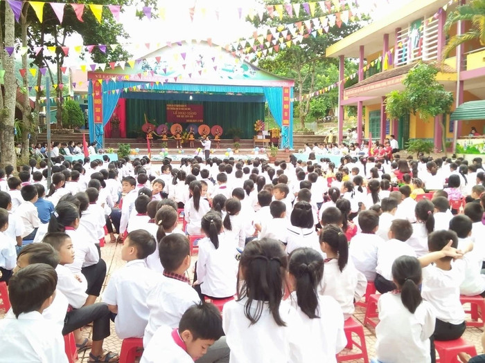 Một tuần trước, các em học sinh phải sơ tán khẩn cấp để đảm bảo an toàn. (Ảnh: CTV)